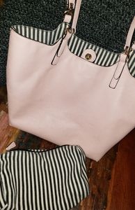 Lily & Ivy Tote w/matching accessory bag
